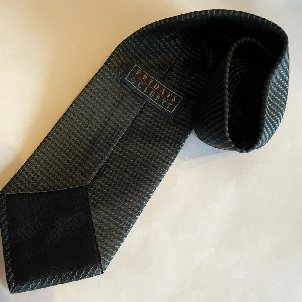 FRIDAY by CLUETT 100% silk tie, Classic black jacquard micro pattern